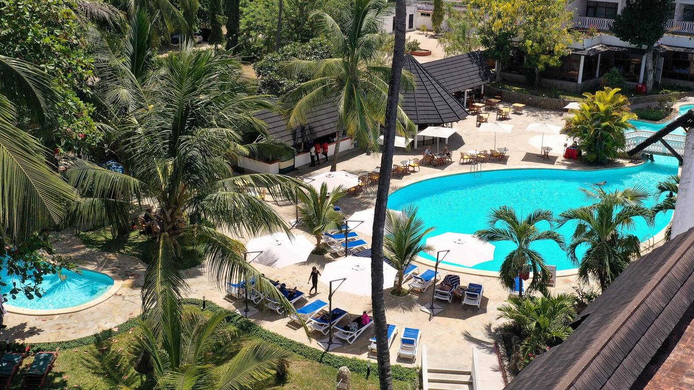 Travellers Beach Hotel and Club